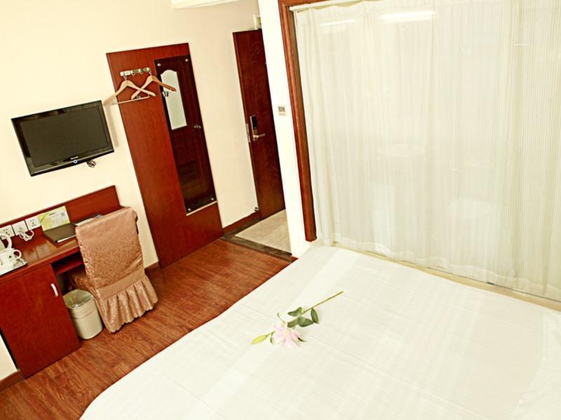 Greentree Inn Shanghai Songjiang University City New Songjiang Road Express Hotel Exterior foto